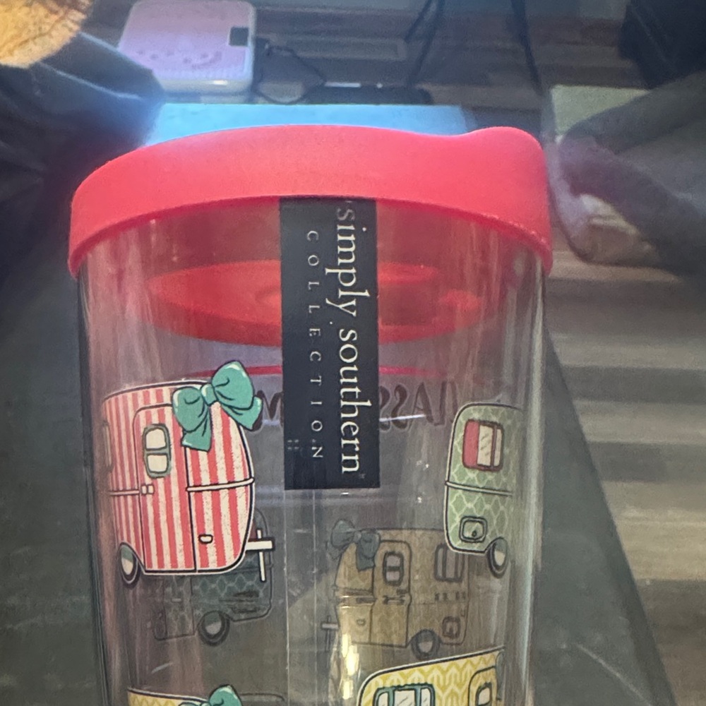 Tervis Tumbler with Pink Lid and Camper Design - Picture 2 of 7